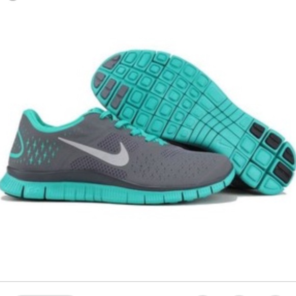 Nike Shoes - Nike Free 4.0 V2 Running Shoe